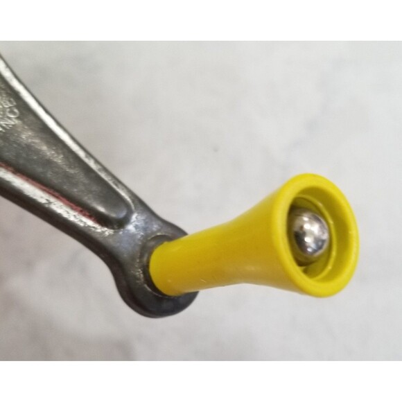 Vintage Mouli cheese /nut grater made in france yellow bakelite handle 40s - Picture 10 of 11